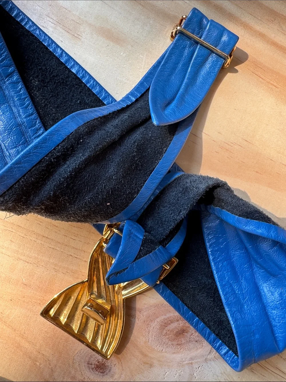 Vintage Blue& Gold-Tone Bow Leather Belt